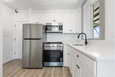 708 N Killingsworth St #14, Portland, OR 97217 - Photo 4