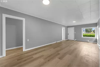 1065 7th Ave, Longview, WA 98632 - Photo 6