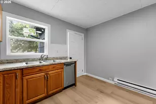1065 7th Ave, Longview, WA 98632 - Photo 10