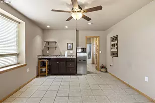 9860 S Bank Dr, Roseburg, OR 97470 - Photo 30