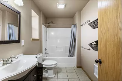 9860 S Bank Dr, Roseburg, OR 97470 - Photo 32