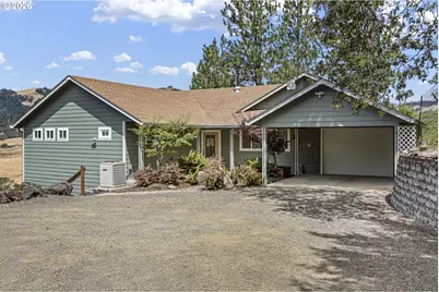 9860 S Bank Dr, Roseburg, OR 97470 - Photo 2