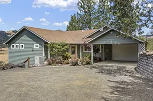 9860 S Bank Dr, Roseburg, OR 97470 - Photo 2