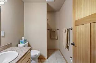 9860 S Bank Dr, Roseburg, OR 97470 - Photo 22