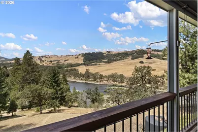 9860 S Bank Dr, Roseburg, OR 97470 - Photo 26