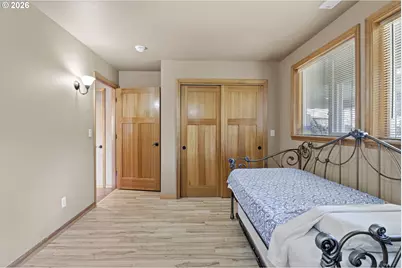 9860 S Bank Dr, Roseburg, OR 97470 - Photo 20