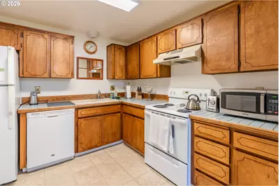 2905 NE 13th St, Gresham, OR 97030 - Photo 8