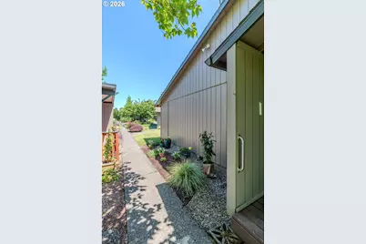 2905 NE 13th St, Gresham, OR 97030 - Photo 4