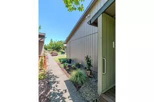 2905 NE 13th St, Gresham, OR 97030 - Photo 4