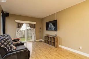 426 Inglewood Ln, Woodburn, OR 97071 - Photo 12