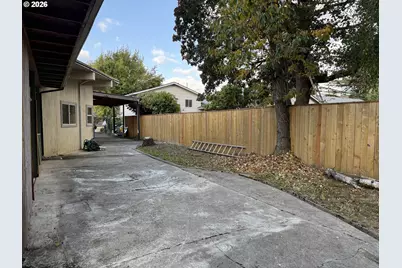 2324 SE 102nd Ave, Portland, OR 97216 - Photo 34