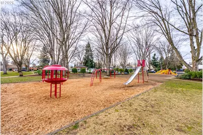 1088 S Sycamore St, Canby, OR 97013 - Photo 34