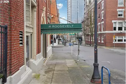 1005 SW Park Ave #703, Portland, OR 97205 - Photo 16