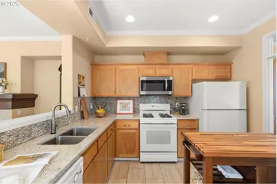 13385 SW Kingston Pl, Portland, OR 97223 - Photo 10