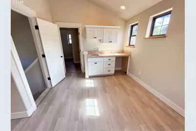 1125 W 28th Ave, Eugene, OR 97405 - Photo 4