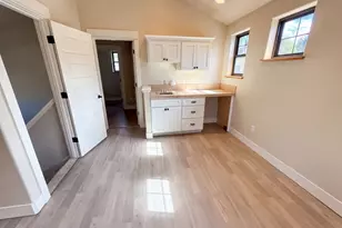 1125 W 28th Ave, Eugene, OR 97405 - Photo 4