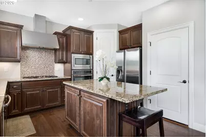 10729 NW Glenmore Way, Portland, OR 97229 - Photo 12