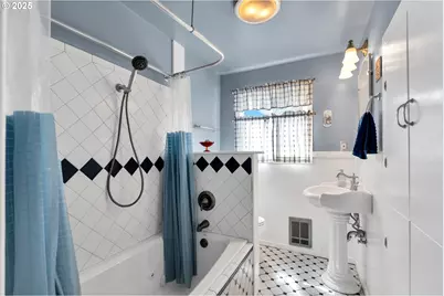 761 SE Polk St, Camas, WA 98607 - Photo 22