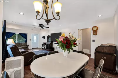 761 SE Polk St, Camas, WA 98607 - Photo 10