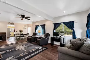 761 SE Polk St, Camas, WA 98607 - Photo 6