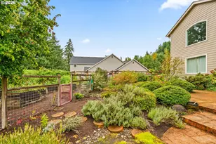 610 Holly Ave, Cottage Grove, OR 97424 - Photo 32