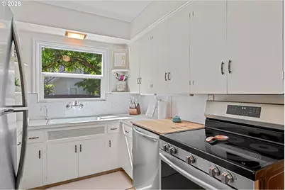 3626 SE Woodstock Blvd, Portland, OR 97202 - Photo 8