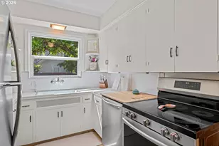 3626 SE Woodstock Blvd, Portland, OR 97202 - Photo 8