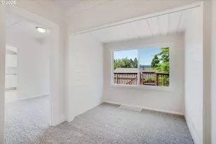 15109 SE Oatfield Rd, Milwaukie, OR 97267 - Photo 12