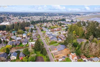 790 Oregon Ave, North Bend, OR 97459 - Photo 46