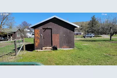 504 E Highway 82, Wallowa, OR 97885 - Photo 32