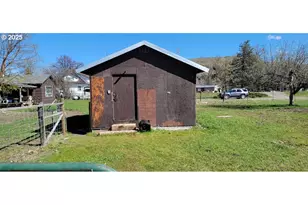 504 E Hwy 82, Wallowa, OR 97885 - Photo 32