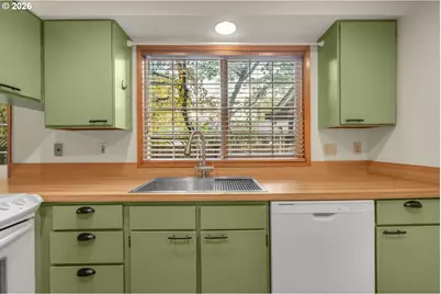 1300 NE 155th Ave, Portland, OR 97230 - Photo 8