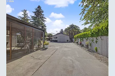 25 NE 192nd Ave, Portland, OR 97230 - Photo 2