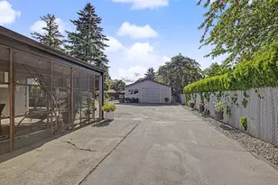 25 NE 192nd Ave, Portland, OR 97230 - Photo 2