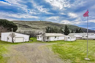 406 1st St, Rufus, OR 97050 - Photo 1