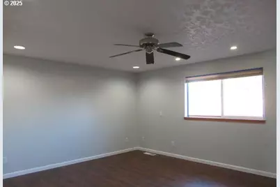 4704 Dusty Pl, Salem, OR 97305 - Photo 10