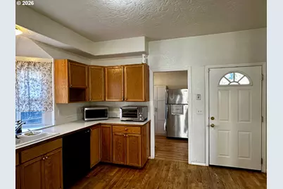 822 S 8th St, Cottage Grove, OR 97424 - Photo 16