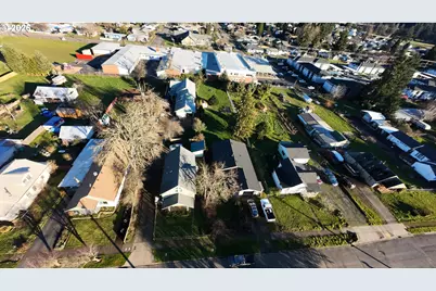 822 S 8th St, Cottage Grove, OR 97424 - Photo 38