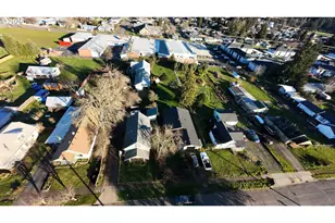 822 S 8th St, Cottage Grove, OR 97424 - Photo 38