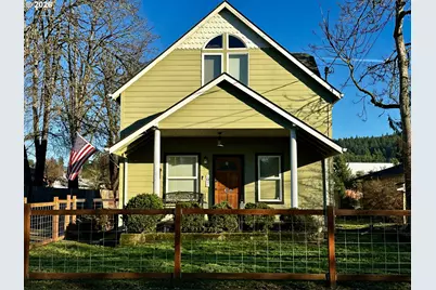 822 S 8th St, Cottage Grove, OR 97424 - Photo 1