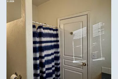 822 S 8th St, Cottage Grove, OR 97424 - Photo 20