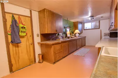 6843 N Swift St, Portland, OR 97203 - Photo 22