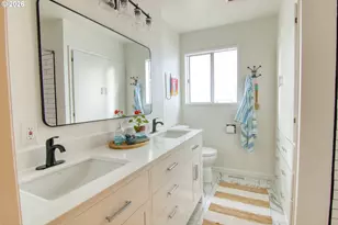 6843 N Swift St, Portland, OR 97203 - Photo 16