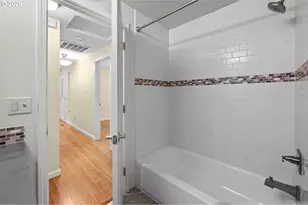 5425 SW Cameron Rd, Portland, OR 97221 - Photo 20