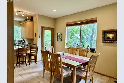 11450 SW Capitol Hwy, Portland, OR 97219 - Photo 8