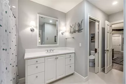 5511 SE Scenic Ln #200, Vancouver, WA 98661 - Photo 34