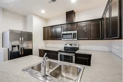 2240 SE 16th St, Gresham, OR 97080 - Photo 8