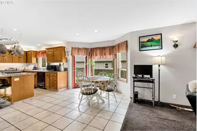 2795 NE Lorie Dr, Hillsboro, OR 97124 - Photo 16