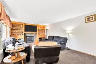 2795 NE Lorie Dr, Hillsboro, OR 97124 - Photo 18