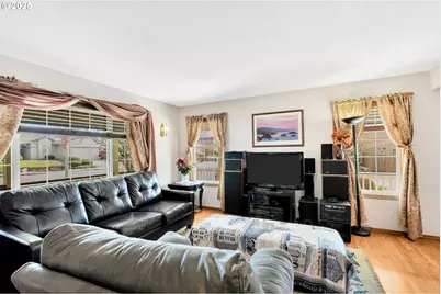 2795 NE Lorie Dr, Hillsboro, OR 97124 - Photo 6